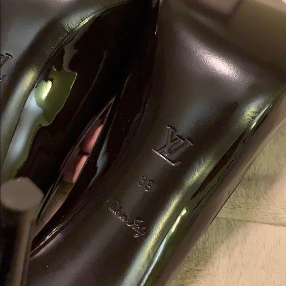 Louis Vuitton Damier Valentine Heels - Picture 8 of 8